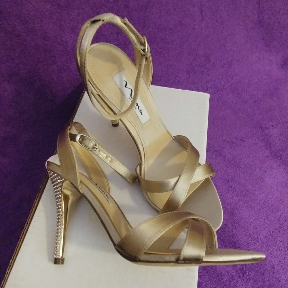 NEW 🌺 Mia Satin Heels